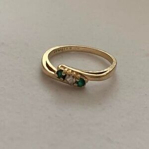 Vintage Dynasty 10k Solid Gold 3-Stone White & Green Spinel Ring Size 6.5